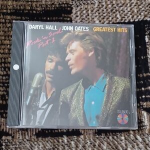 4/$80 Daryl Hall & John Oates Greatest Hits - CD